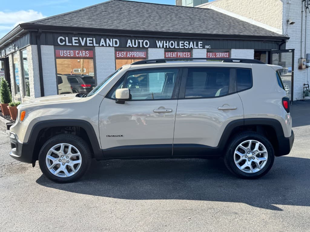 2015 Jeep Renegade Latitude - Image 2